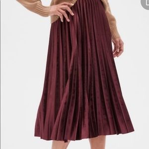 Banana Republic Velvet Pleated Skirt